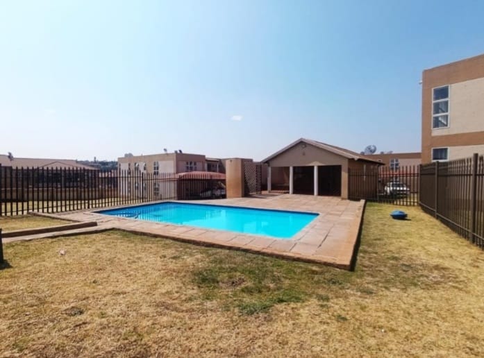 2 Bedroom Property for Sale in Mondeor Gauteng