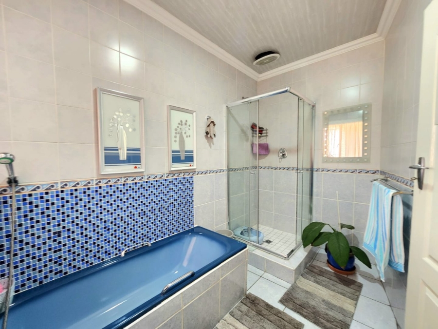 4 Bedroom Property for Sale in Winchester Hills Gauteng