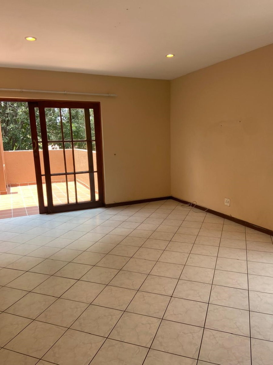 2 Bedroom Property for Sale in Buurendal Gauteng