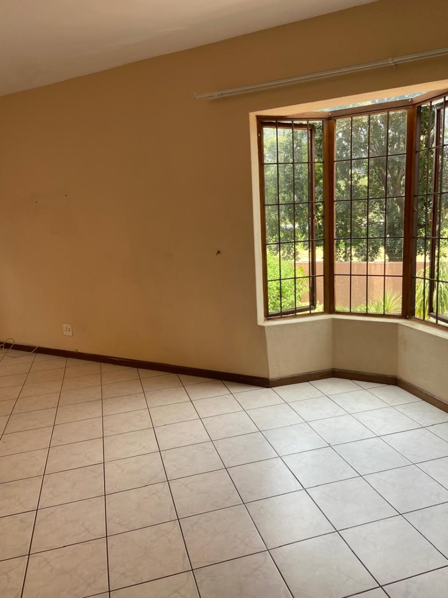 2 Bedroom Property for Sale in Buurendal Gauteng