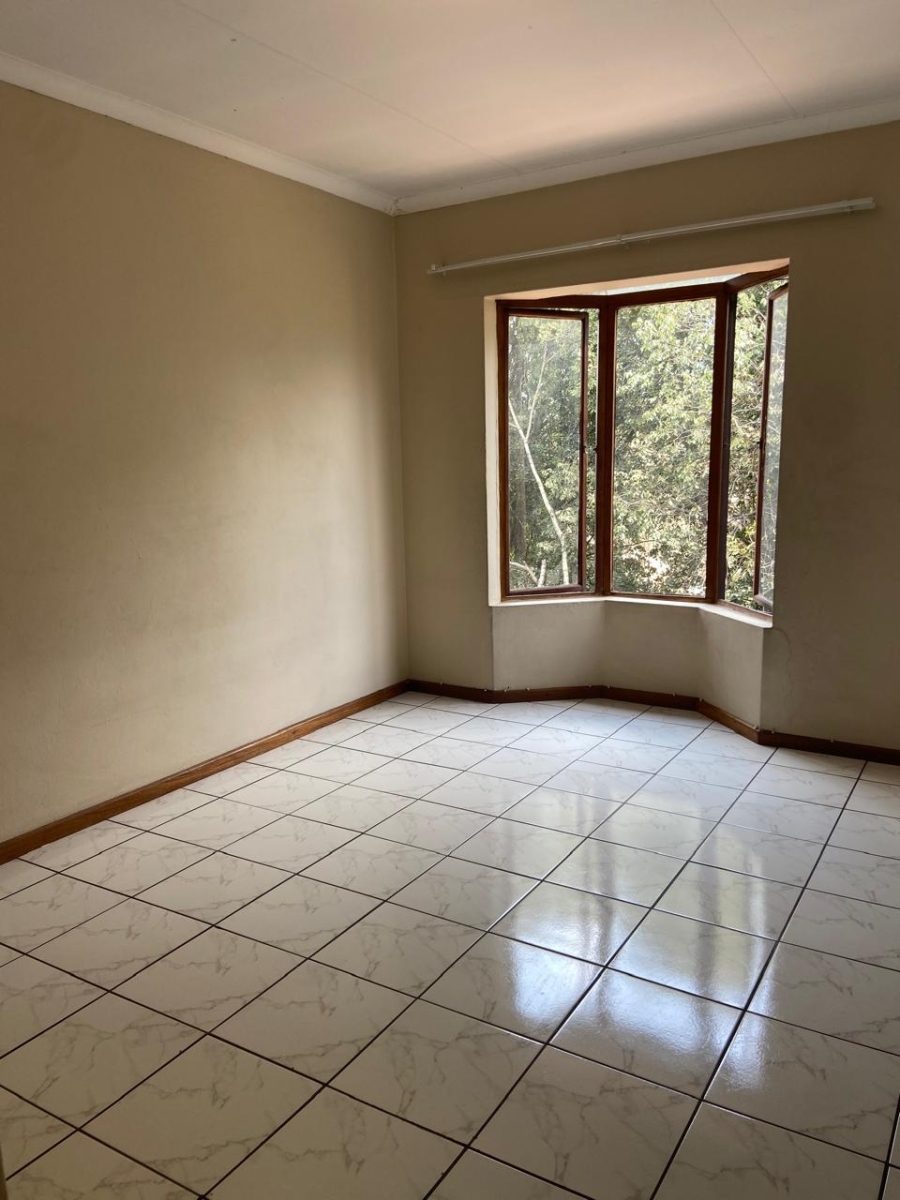 2 Bedroom Property for Sale in Buurendal Gauteng