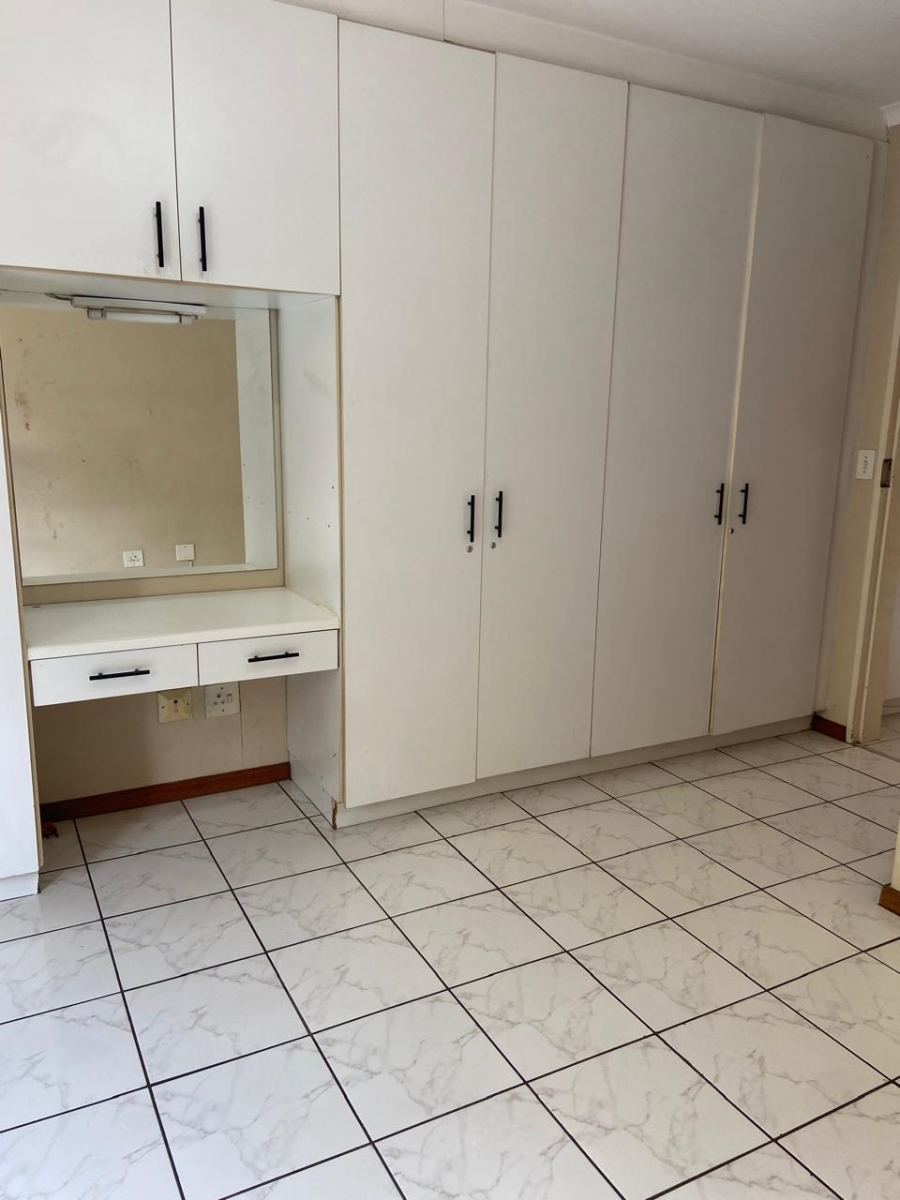 2 Bedroom Property for Sale in Buurendal Gauteng