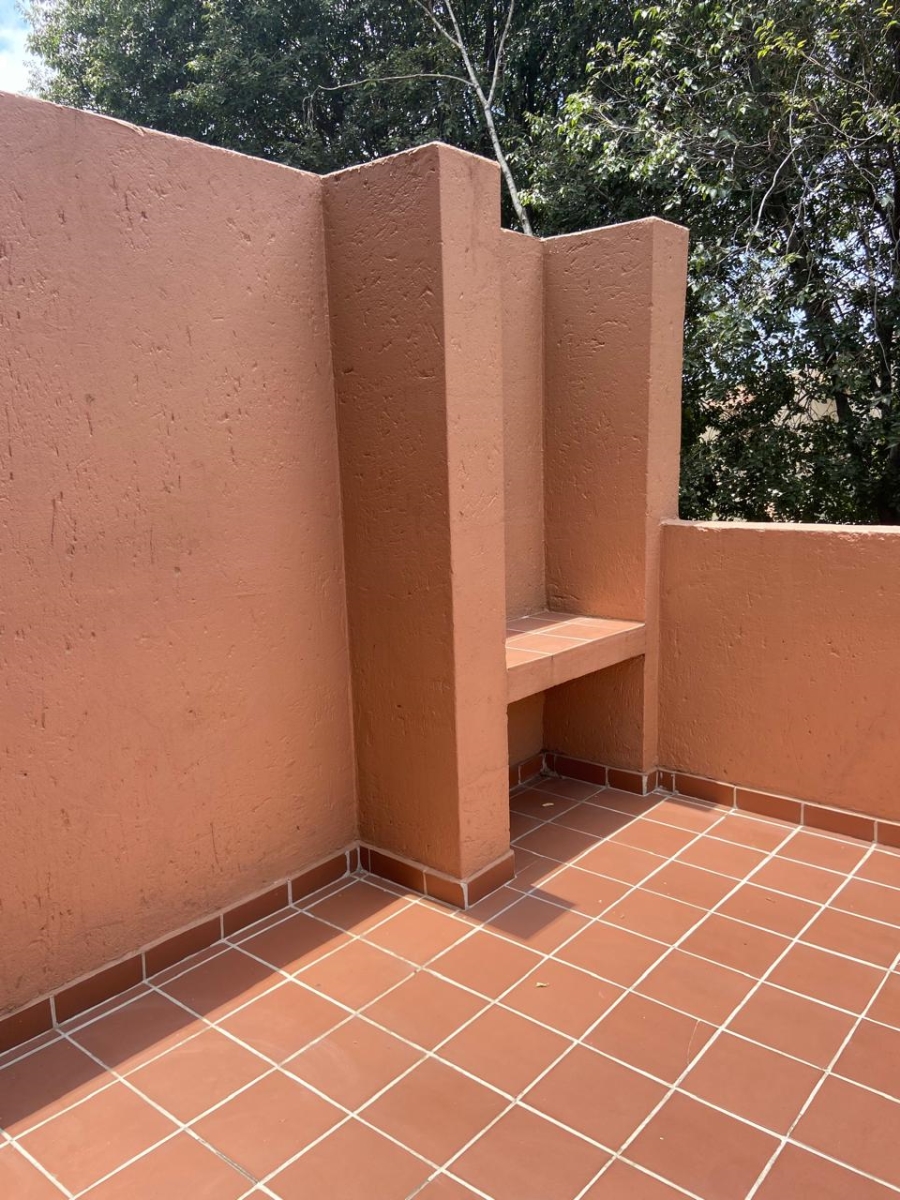 2 Bedroom Property for Sale in Buurendal Gauteng