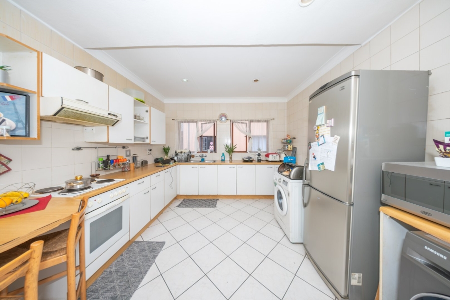 2 Bedroom Property for Sale in Buurendal Gauteng