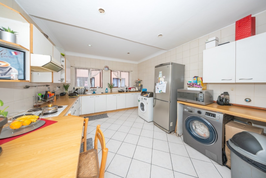 2 Bedroom Property for Sale in Buurendal Gauteng