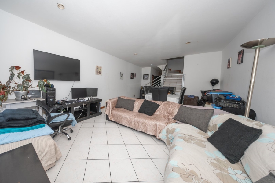 2 Bedroom Property for Sale in Buurendal Gauteng