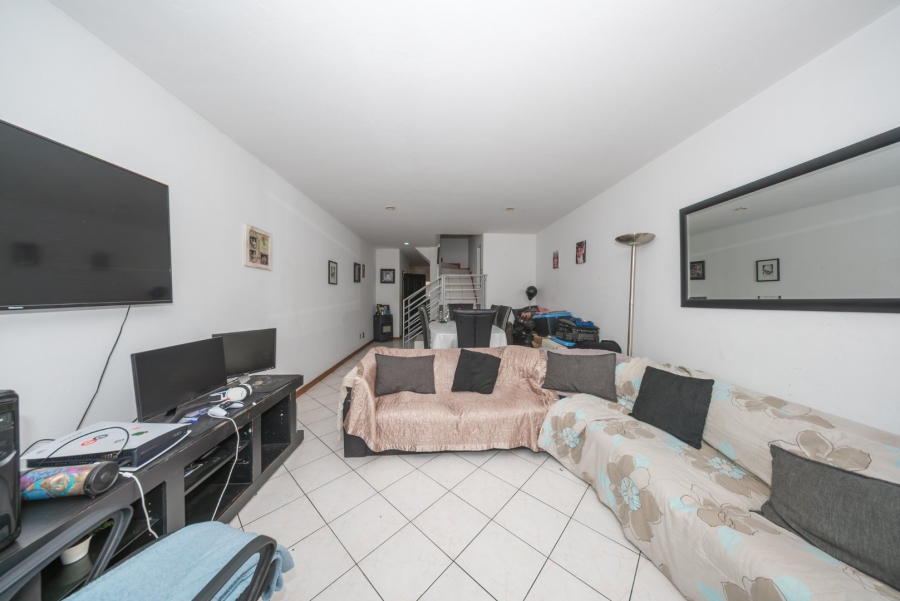 2 Bedroom Property for Sale in Buurendal Gauteng