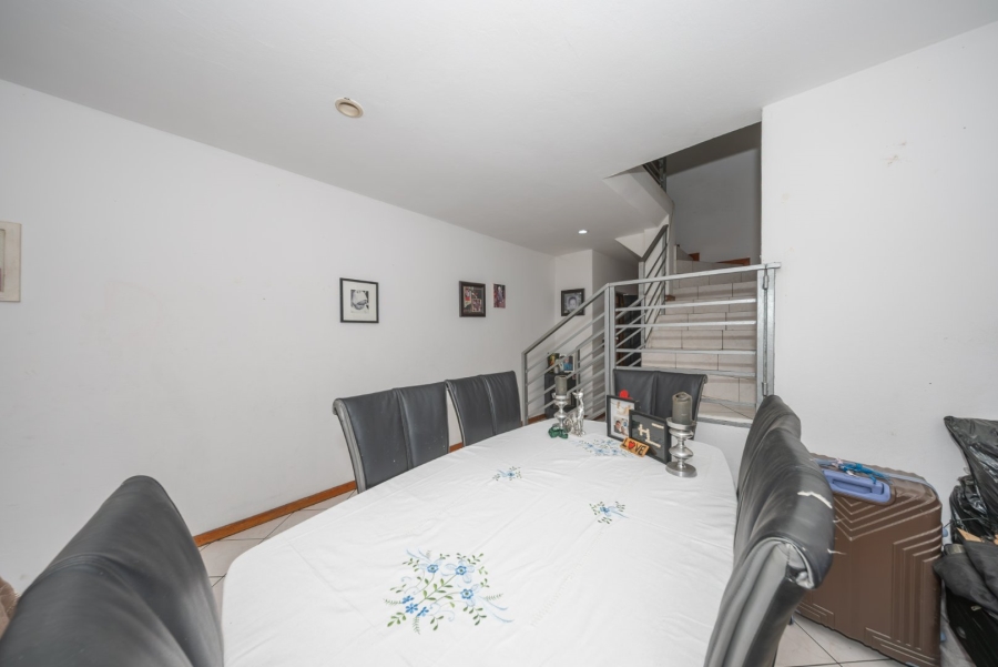 2 Bedroom Property for Sale in Buurendal Gauteng