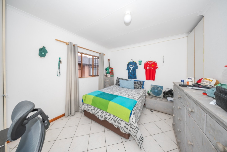 2 Bedroom Property for Sale in Buurendal Gauteng