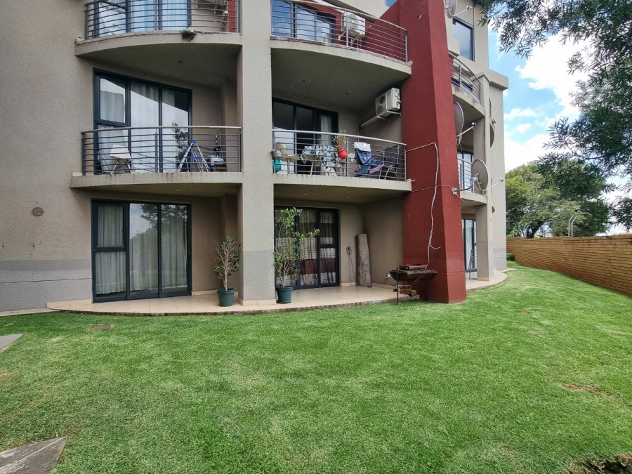 2 Bedroom Property for Sale in Rooihuiskraal North Gauteng