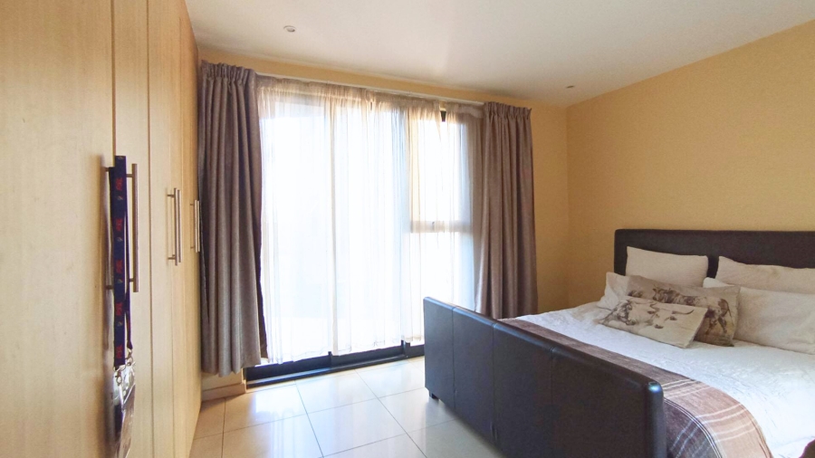 2 Bedroom Property for Sale in Rooihuiskraal North Gauteng