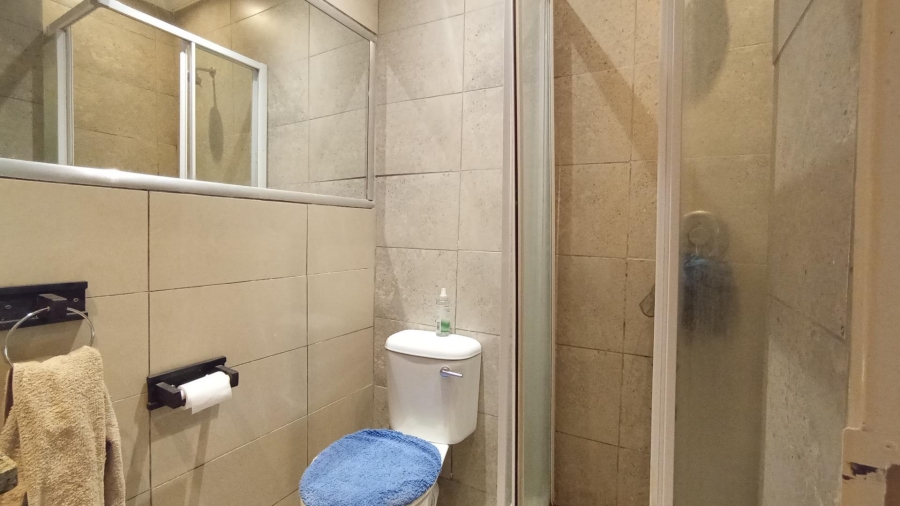 2 Bedroom Property for Sale in Rooihuiskraal North Gauteng