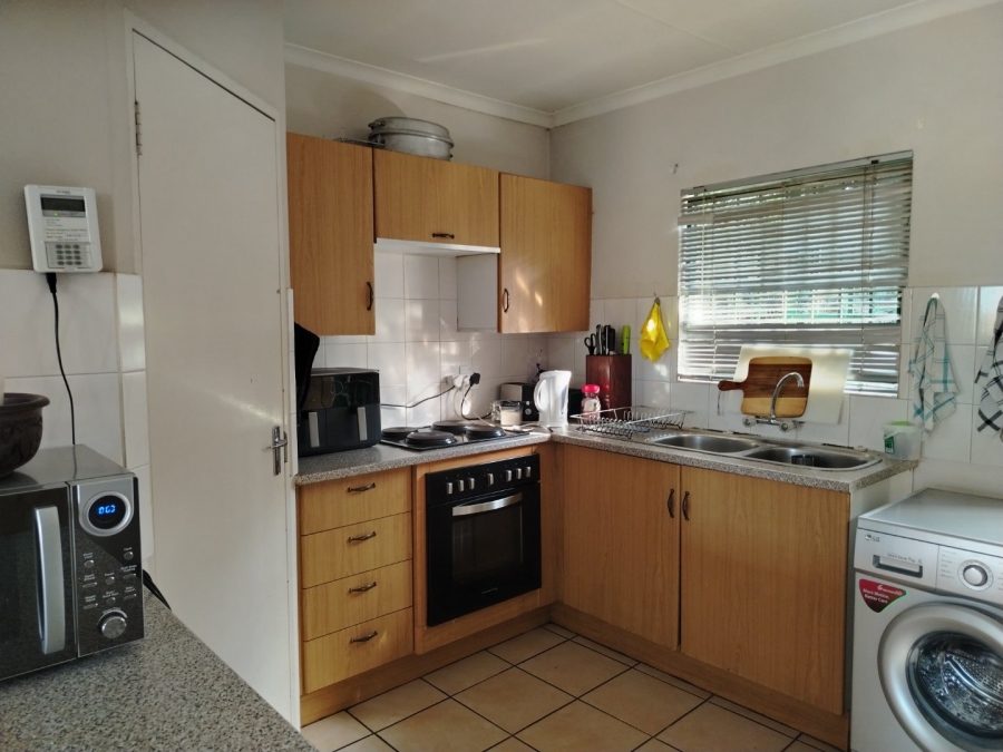 To Let  Bedroom Property for Rent in Moreleta Park Gauteng