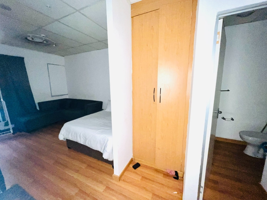 To Let 1 Bedroom Property for Rent in Marshalltown Gauteng