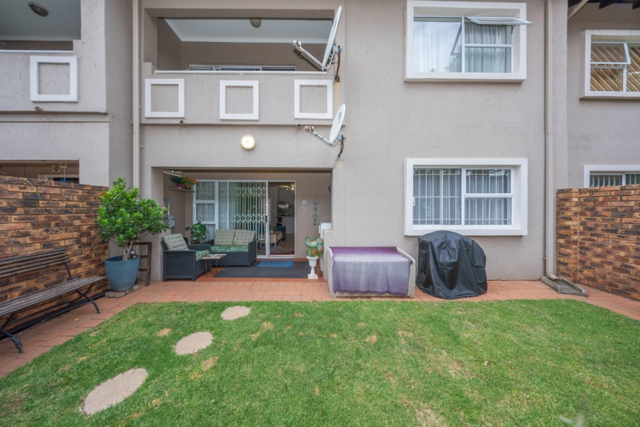2 Bedroom Property for Sale in Wannenburghoogte Gauteng