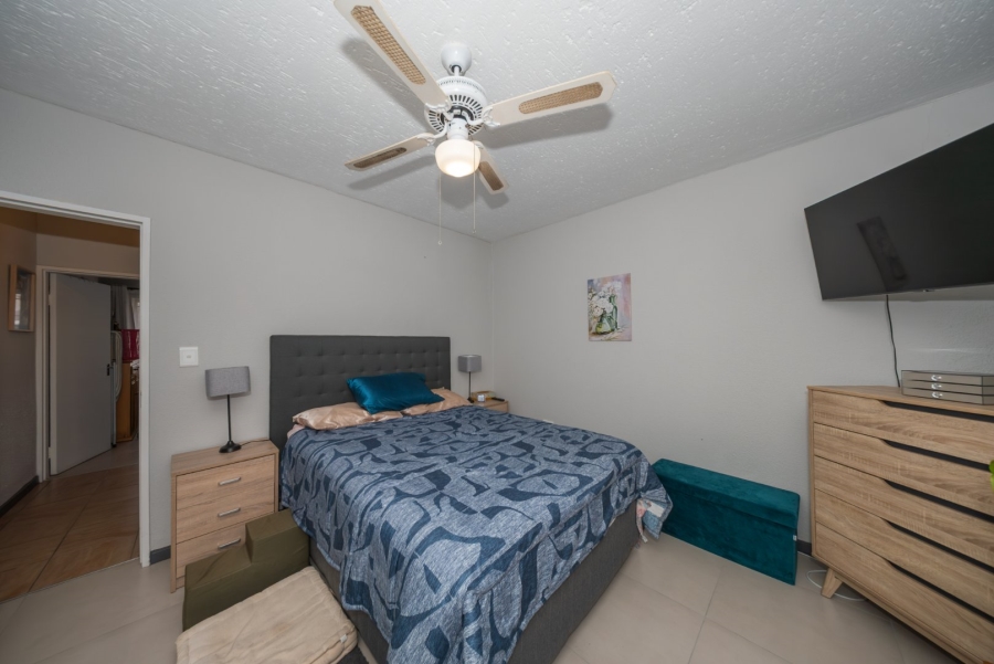 2 Bedroom Property for Sale in Wannenburghoogte Gauteng