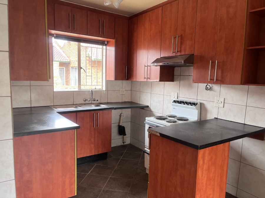 2 Bedroom Property for Sale in Birchleigh Gauteng