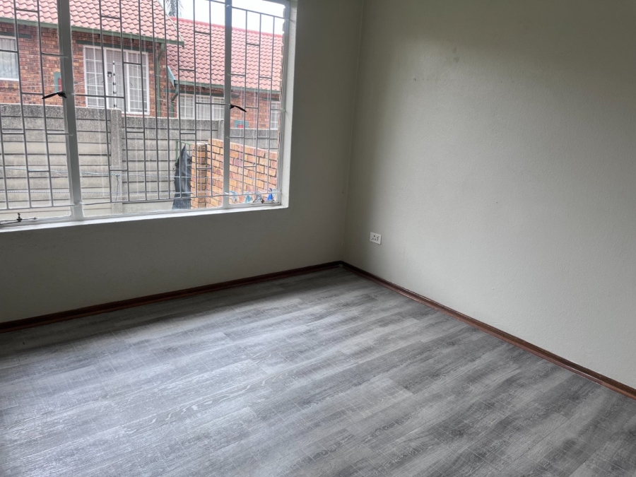 2 Bedroom Property for Sale in Birchleigh Gauteng