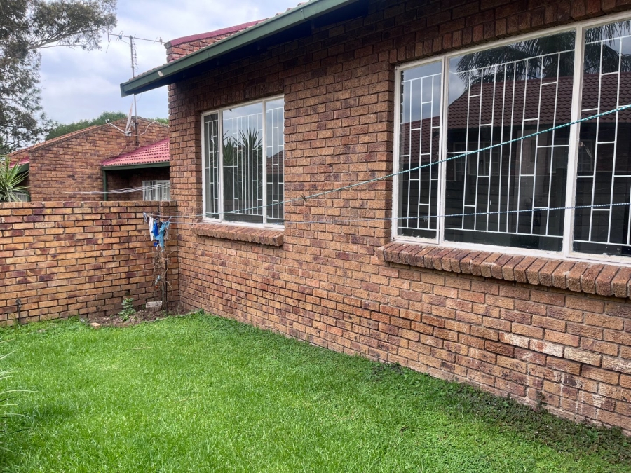 2 Bedroom Property for Sale in Birchleigh Gauteng