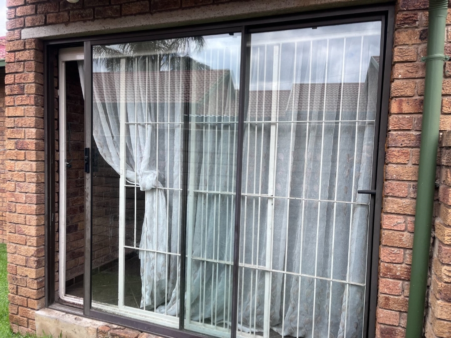 2 Bedroom Property for Sale in Birchleigh Gauteng