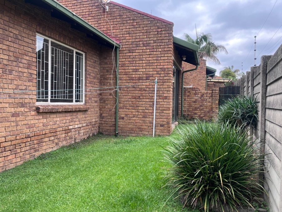 2 Bedroom Property for Sale in Birchleigh Gauteng