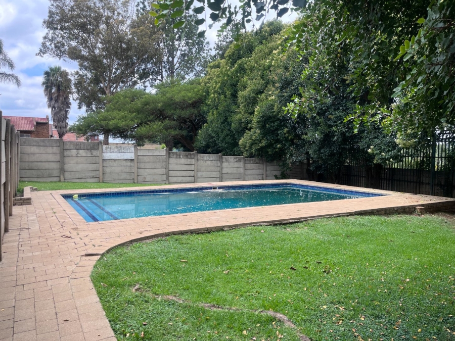 2 Bedroom Property for Sale in Birchleigh Gauteng