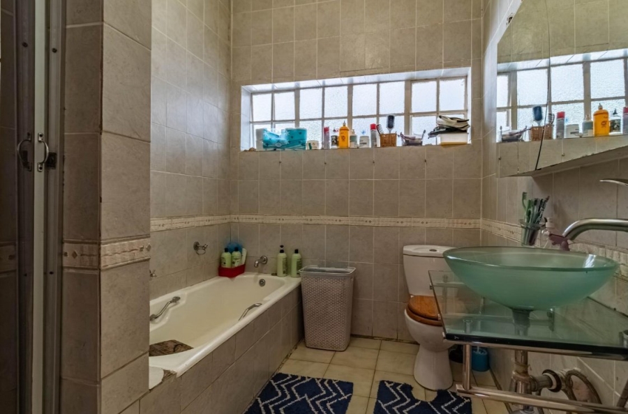 5 Bedroom Property for Sale in Kensington Gauteng