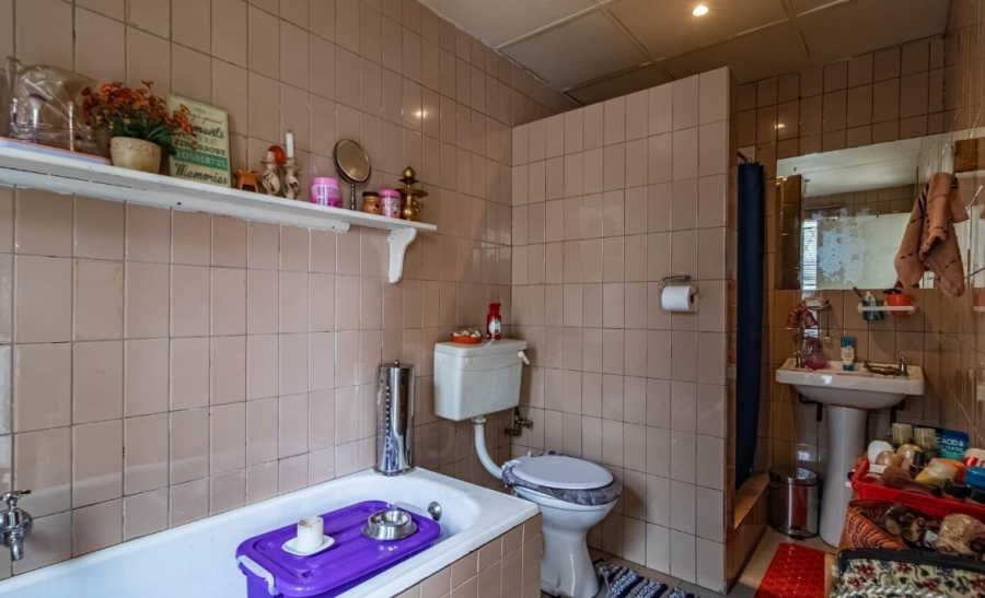 5 Bedroom Property for Sale in Kensington Gauteng