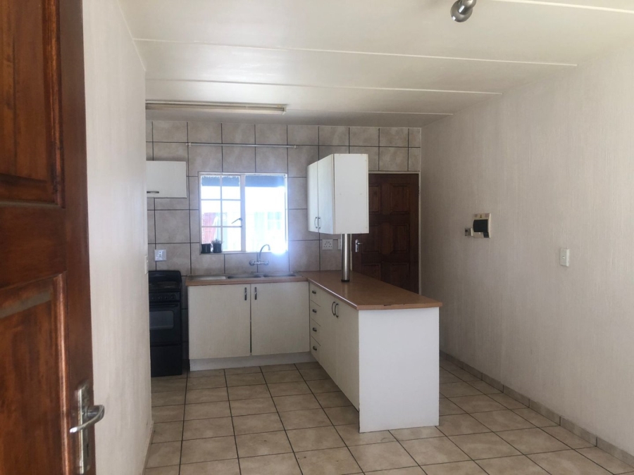 To Let 1 Bedroom Property for Rent in Comet Gauteng
