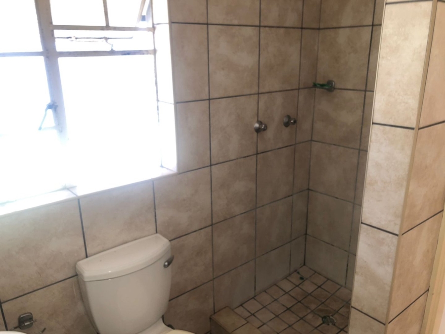 To Let 1 Bedroom Property for Rent in Comet Gauteng