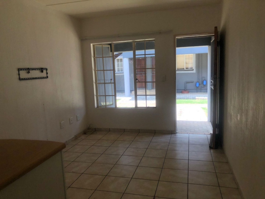 To Let 1 Bedroom Property for Rent in Comet Gauteng