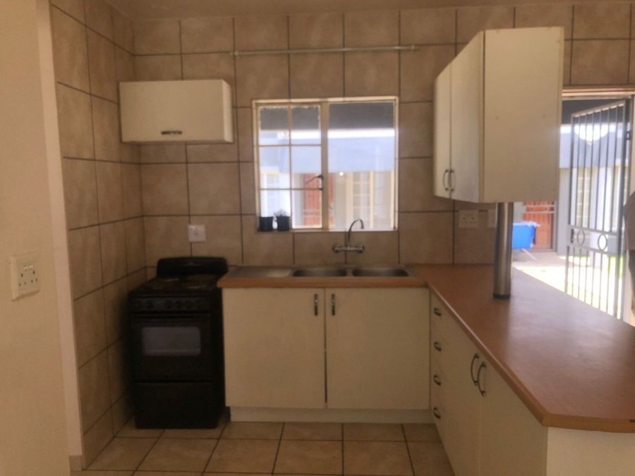 To Let 1 Bedroom Property for Rent in Comet Gauteng
