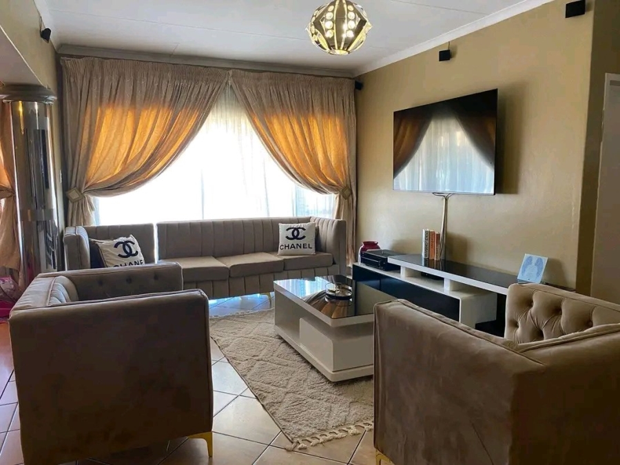 3 Bedroom Property for Sale in Mohlakeng Gauteng
