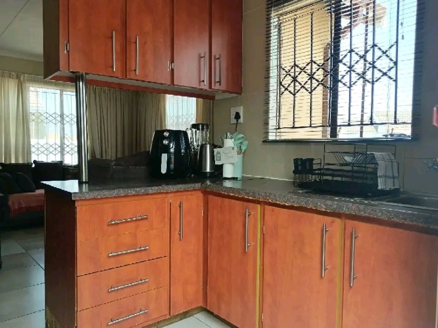 3 Bedroom Property for Sale in Mohlakeng Gauteng