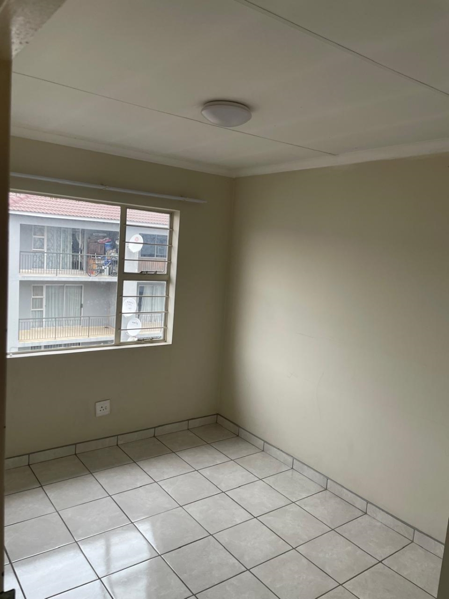 To Let 2 Bedroom Property for Rent in Bardene Gauteng