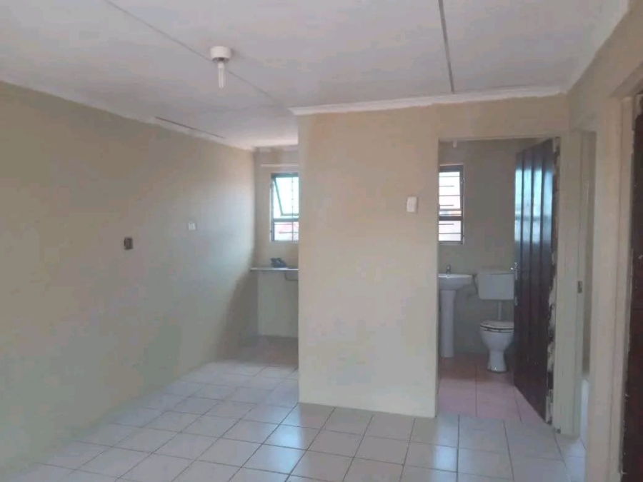  Bedroom Property for Sale in Mohlakeng Gauteng