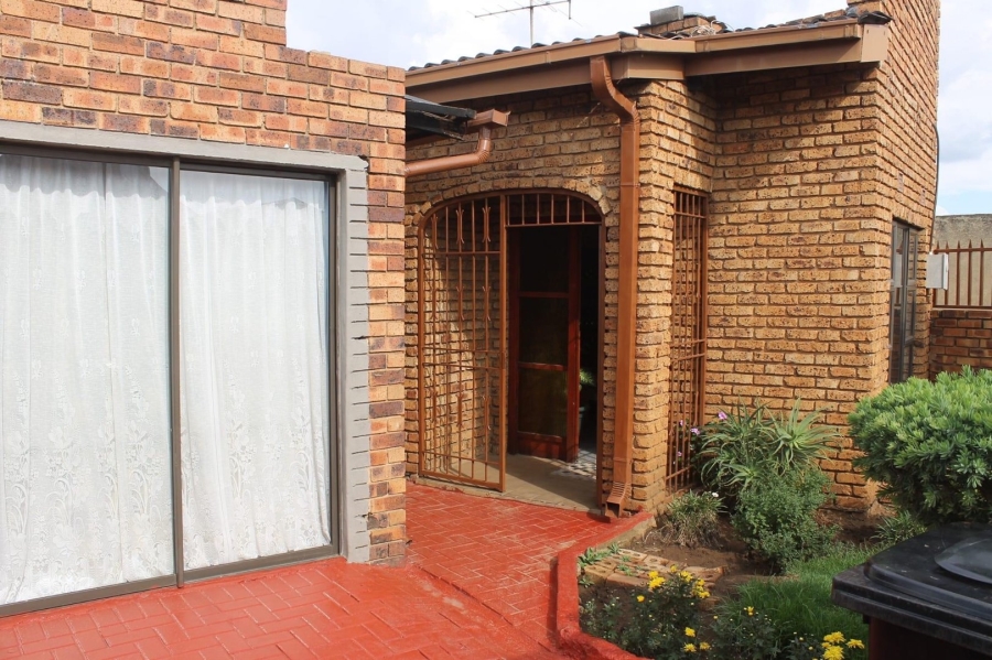 3 Bedroom Property for Sale in Meadowlands Gauteng