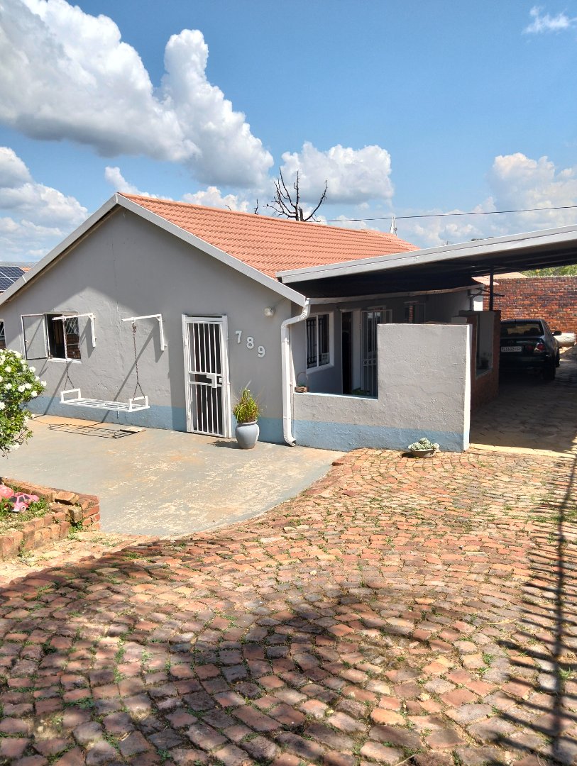 3 Bedroom Property for Sale in Lotus Gardens Gauteng