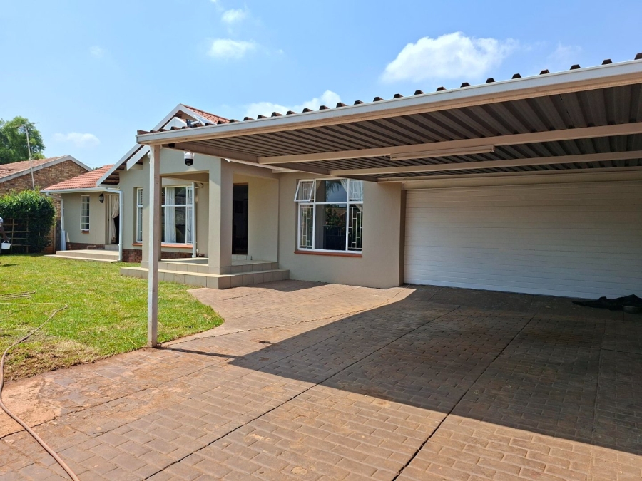3 Bedroom Property for Sale in Montana Tuine Gauteng