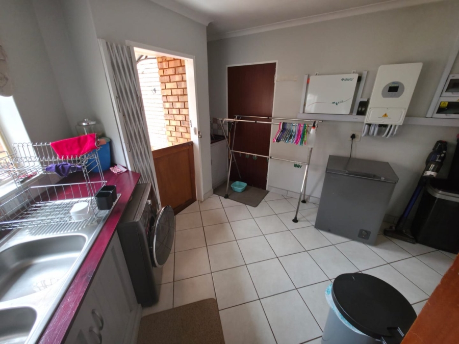 4 Bedroom Property for Sale in Annlin Gauteng