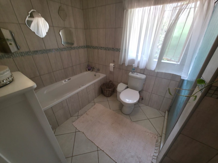 4 Bedroom Property for Sale in Annlin Gauteng