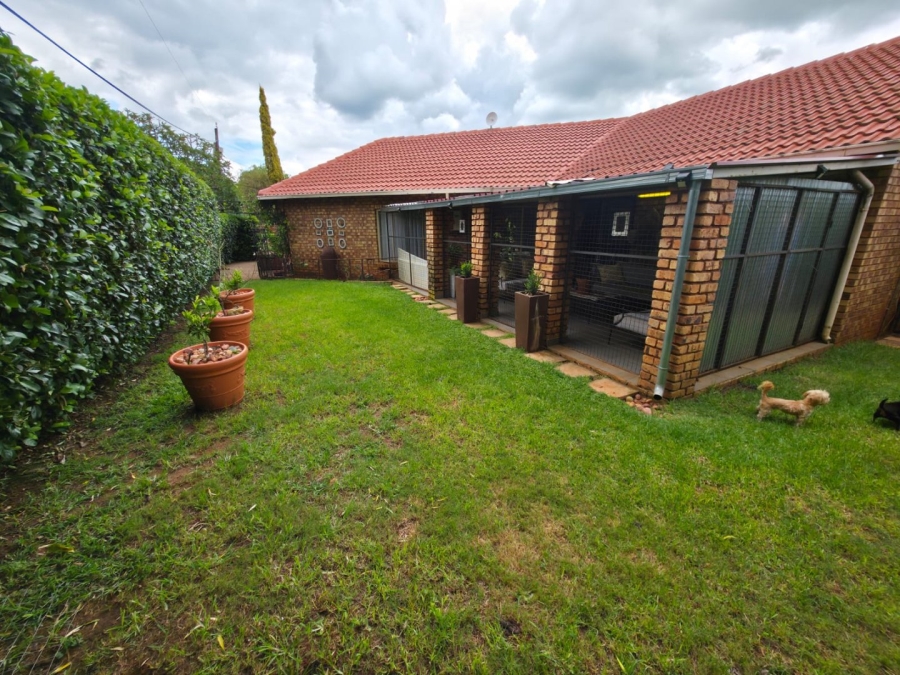 4 Bedroom Property for Sale in Annlin Gauteng