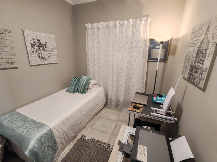 2 Bedroom Property for Sale in Montana Tuine Gauteng