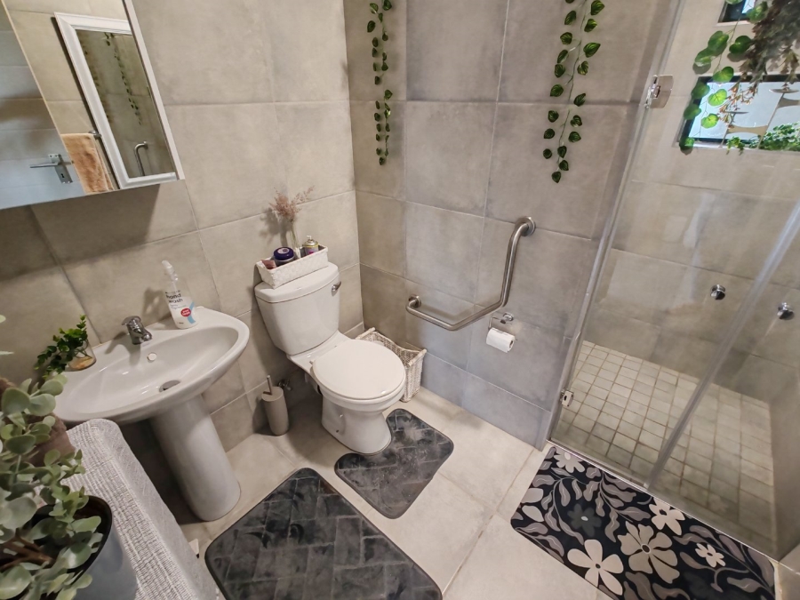 2 Bedroom Property for Sale in Montana Tuine Gauteng