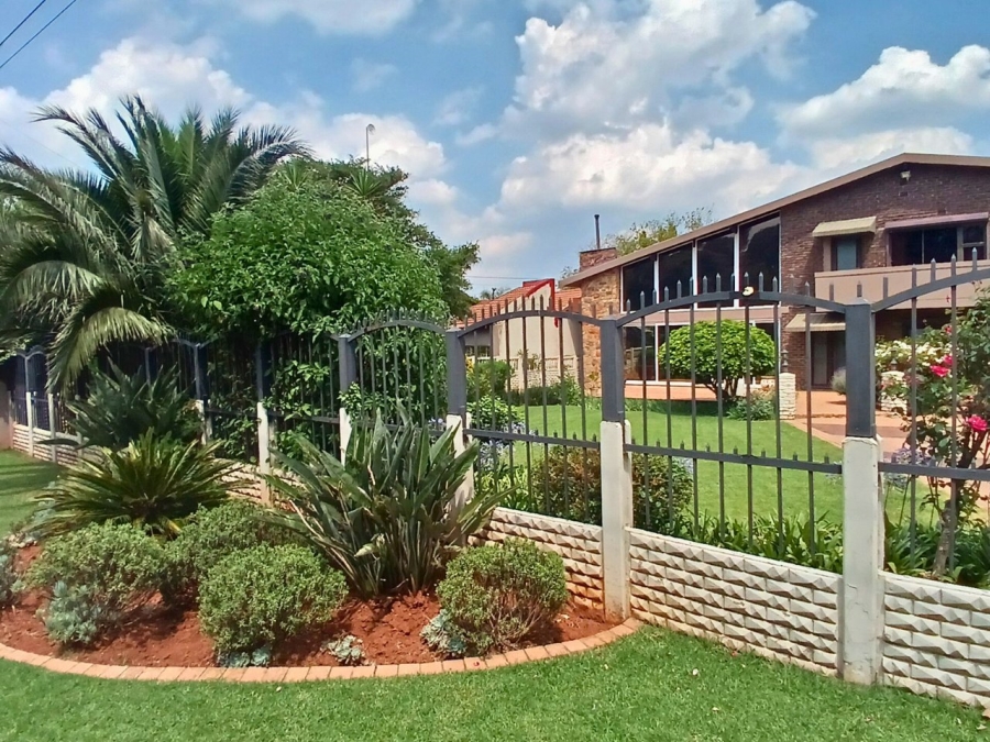 5 Bedroom Property for Sale in Fishers Hill Gauteng
