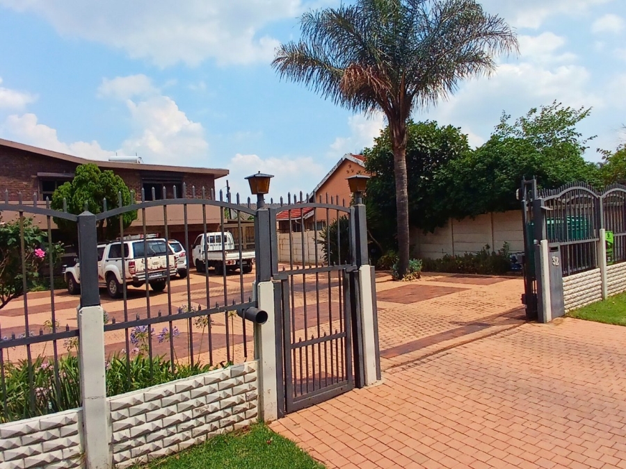5 Bedroom Property for Sale in Fishers Hill Gauteng