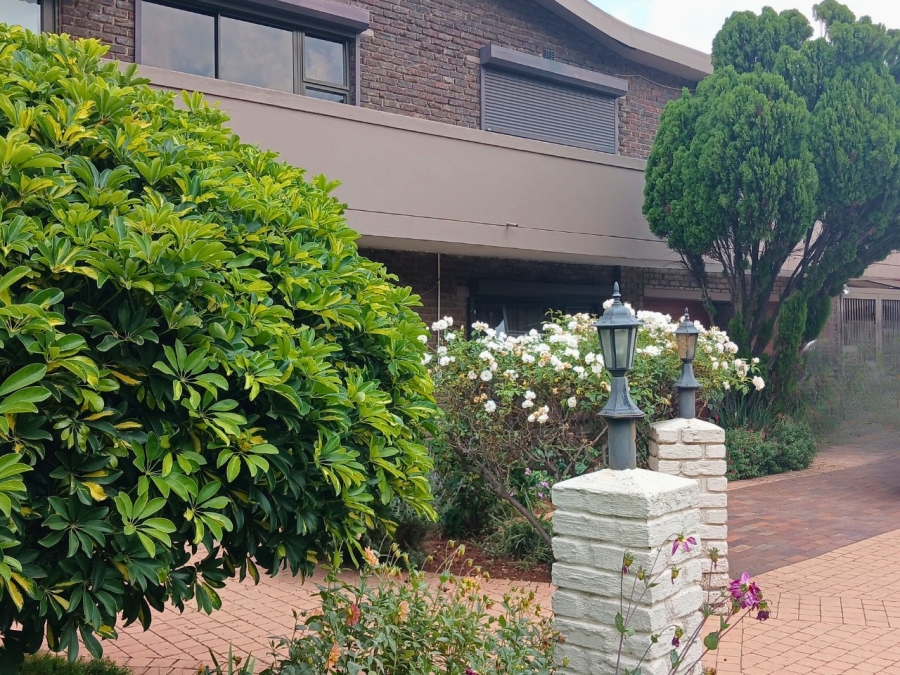 5 Bedroom Property for Sale in Fishers Hill Gauteng