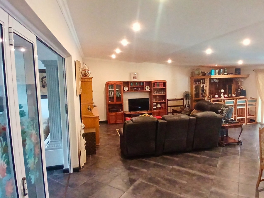 5 Bedroom Property for Sale in Fishers Hill Gauteng