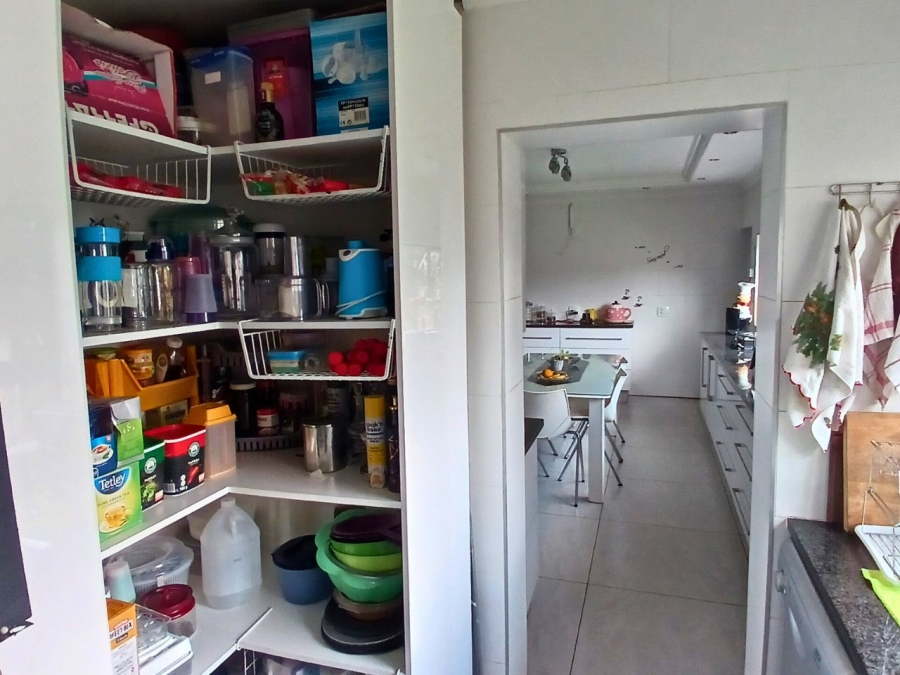 5 Bedroom Property for Sale in Fishers Hill Gauteng