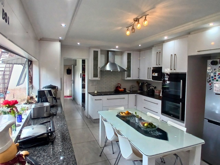 5 Bedroom Property for Sale in Fishers Hill Gauteng